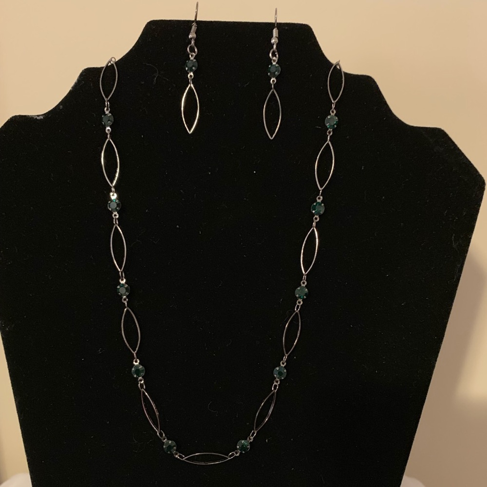 Emerald Necklace with Earrings Set